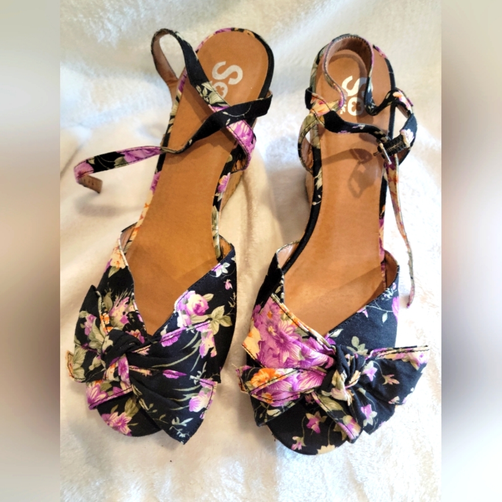 Size 9.5 Wedge heals